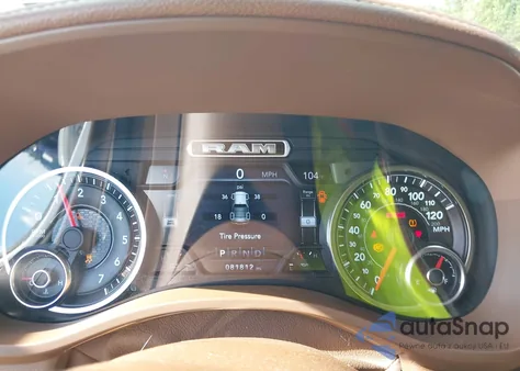 2019 Ram 1500 Laramie 4X4 5'7 Box z USA, uszkodzony, nr VIN 1C6SRFJT4KN607669